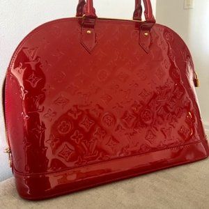 Louis Vuitton Alma MM Vernis Pomme D'Amour